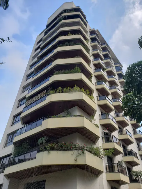 Apartamento com 3 quartos para alugar, 263m2 em Real Parque, São Paulo - SP - imagem 5 Foto 5 de Apartamento com 3 quartos para alugar, 263m2 em Real Parque, São Paulo - SP