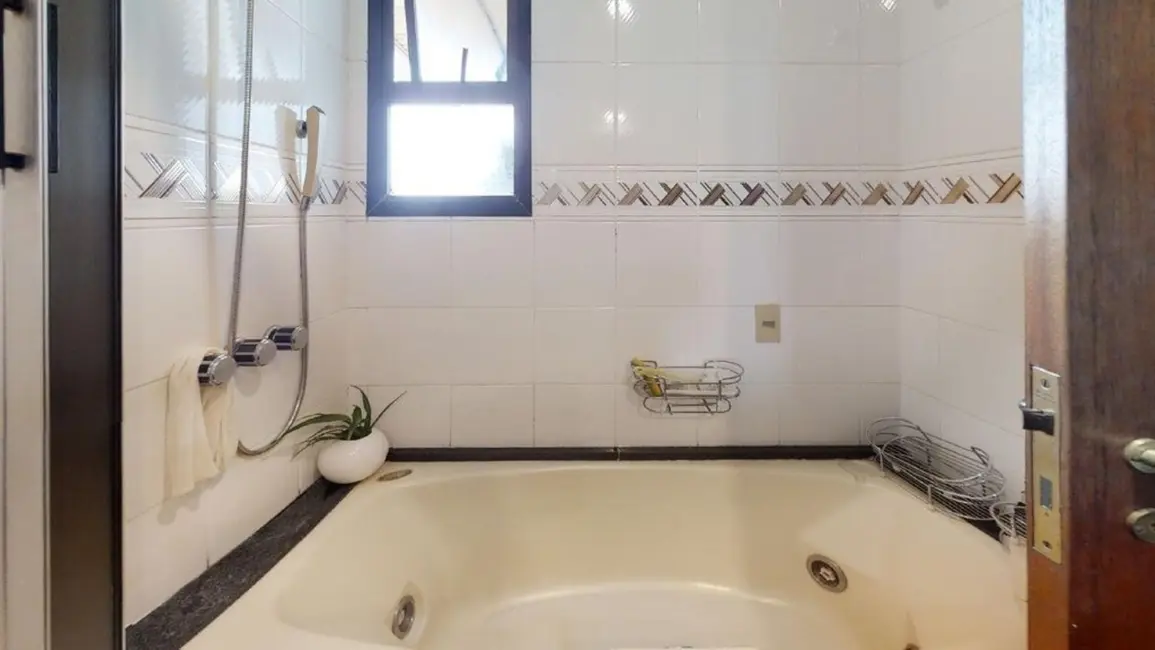 Apartamento com 3 quartos à venda, 180m2 em Aclimação, São Paulo - SP - imagem 4 Foto 4 de Apartamento com 3 quartos à venda, 180m2 em Aclimação, São Paulo - SP