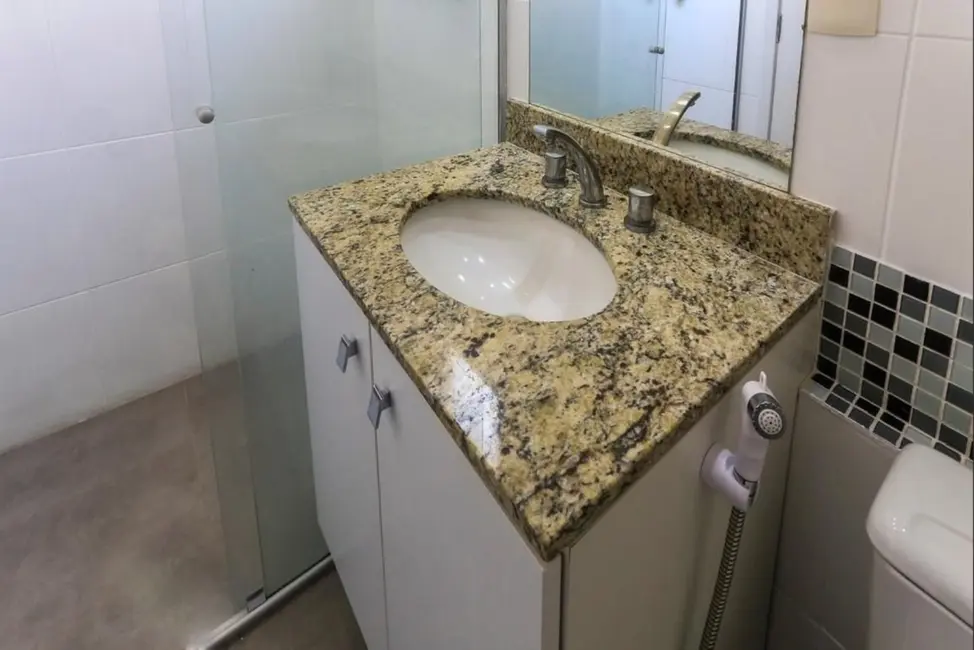 Apartamento com 3 quartos à venda, 66m2 em Aclimação, São Paulo - SP - imagem 2 Foto 2 de Apartamento com 3 quartos à venda, 66m2 em Aclimação, São Paulo - SP