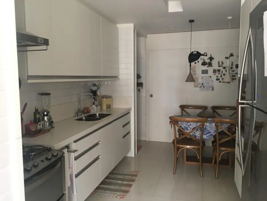 Apartamento com 4 quartos à venda, 240m2 em Moema, São Paulo - SP - imagem 7 Foto 7 de Apartamento com 4 quartos à venda, 240m2 em Moema, São Paulo - SP