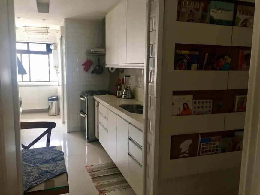 Apartamento com 4 quartos à venda, 240m2 em Moema, São Paulo - SP - imagem 9 Foto 9 de Apartamento com 4 quartos à venda, 240m2 em Moema, São Paulo - SP