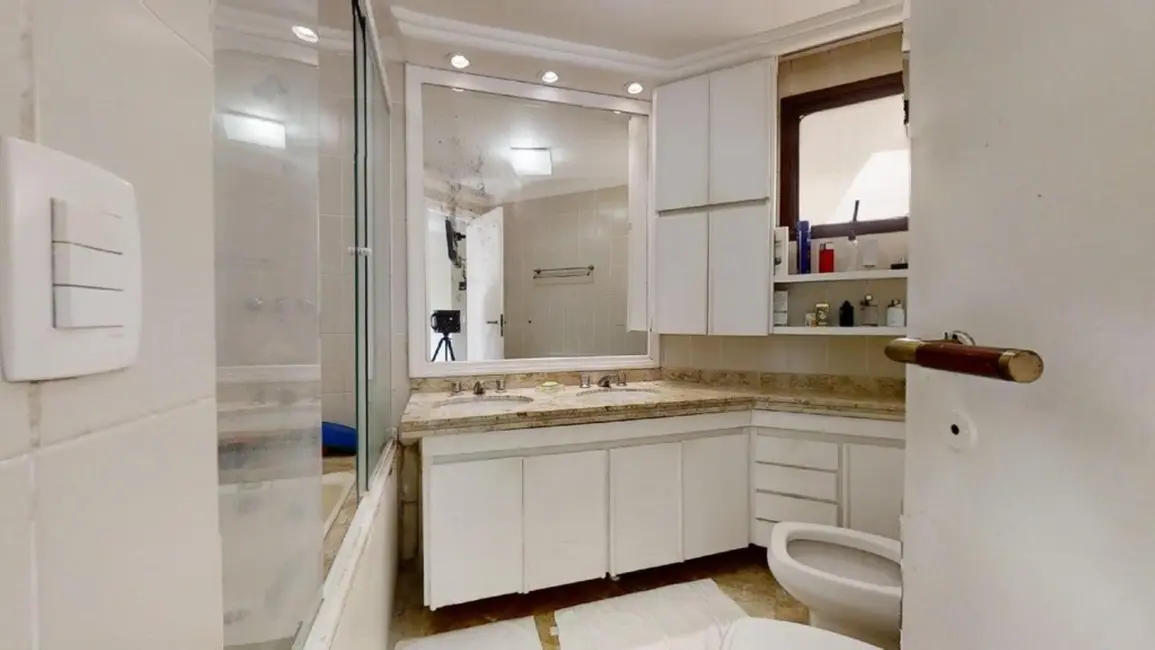 Apartamento com 3 quartos à venda, 120m2 em Moema, São Paulo - SP - imagem 4 Foto 4 de Apartamento com 3 quartos à venda, 120m2 em Moema, São Paulo - SP