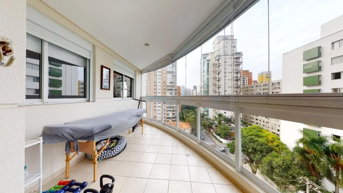 Apartamento com 3 quartos à venda, 124m2 em Moema, São Paulo - SP - imagem 8 Foto 8 de Apartamento com 3 quartos à venda, 124m2 em Moema, São Paulo - SP