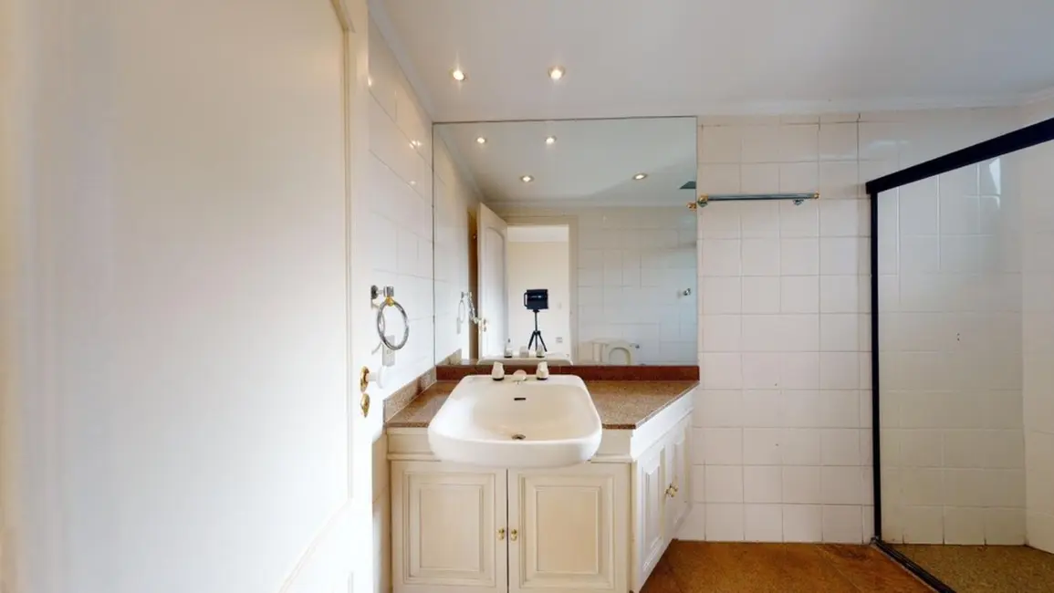 Apartamento com 3 quartos à venda, 202m2 em Moema, São Paulo - SP - imagem 4 Foto 4 de Apartamento com 3 quartos à venda, 202m2 em Moema, São Paulo - SP