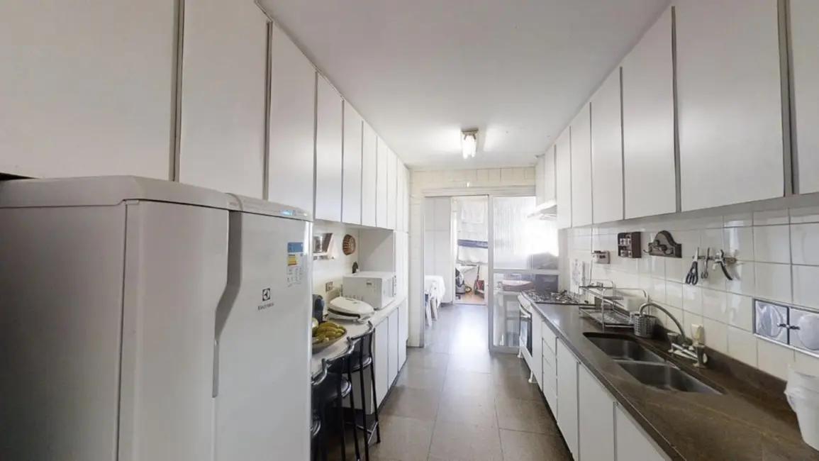 Foto 6 de Apartamento com 3 quartos à venda, 250m2 em Itaim Bibi, São Paulo - SP