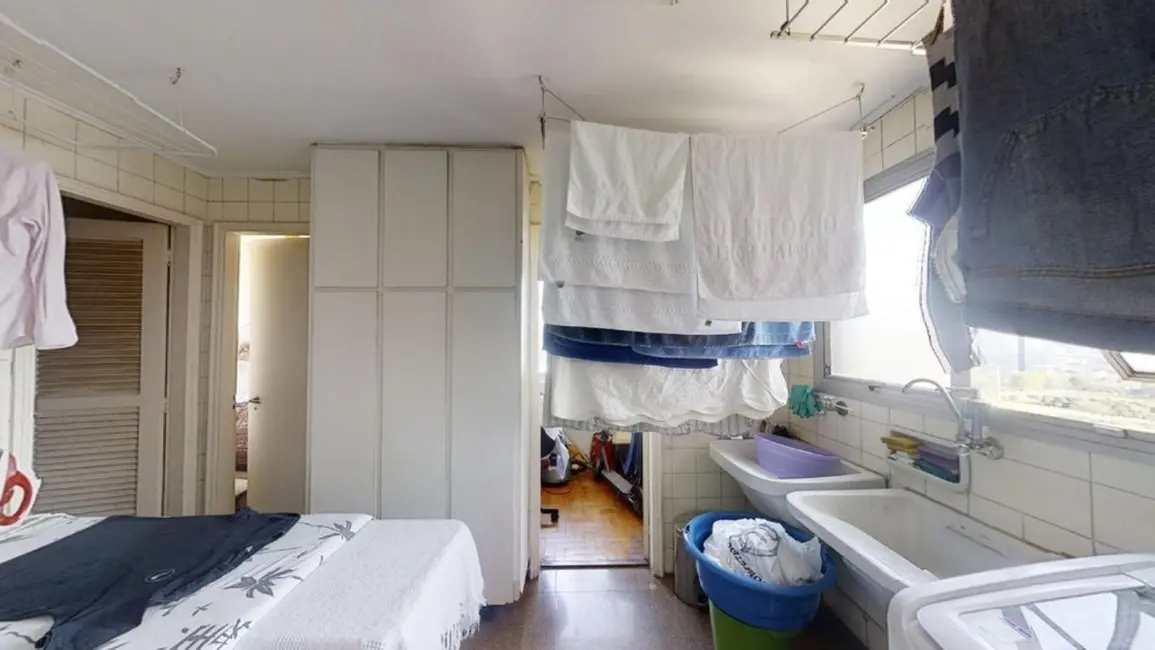 Foto 9 de Apartamento com 3 quartos à venda, 250m2 em Itaim Bibi, São Paulo - SP