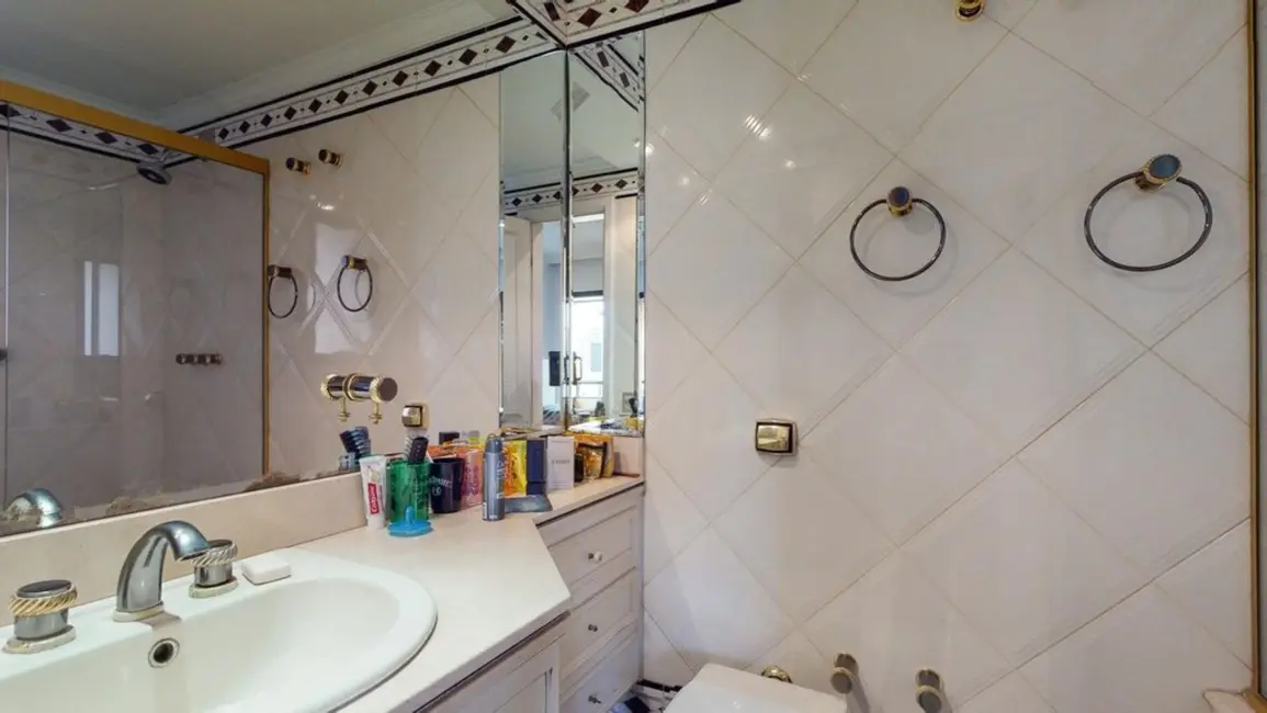 Apartamento com 4 quartos à venda, 227m2 em Moema, São Paulo - SP - imagem 3 Foto 3 de Apartamento com 4 quartos à venda, 227m2 em Moema, São Paulo - SP