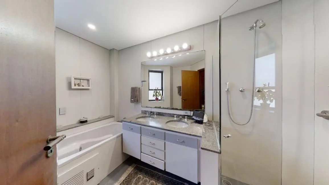 Apartamento com 4 quartos à venda, 173m2 em Moema, São Paulo - SP - imagem 5 Foto 5 de Apartamento com 4 quartos à venda, 173m2 em Moema, São Paulo - SP
