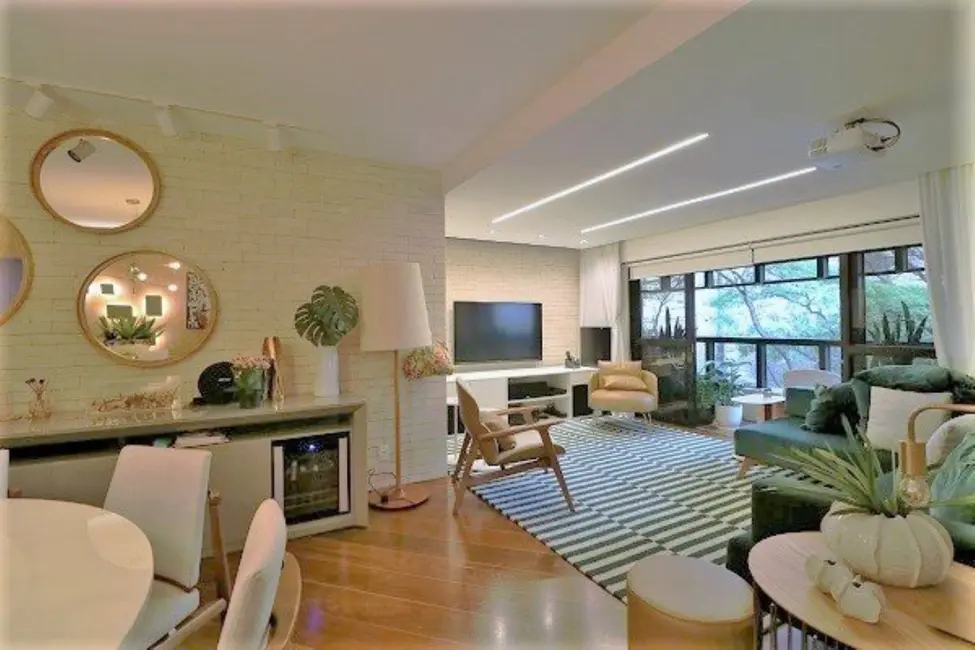 Apartamento com 4 quartos à venda, 155m2 em Moema, São Paulo - SP - imagem 1 Foto 1 de Apartamento com 4 quartos à venda, 155m2 em Moema, São Paulo - SP