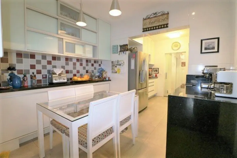 Apartamento com 4 quartos à venda, 155m2 em Moema, São Paulo - SP - imagem 6 Foto 6 de Apartamento com 4 quartos à venda, 155m2 em Moema, São Paulo - SP