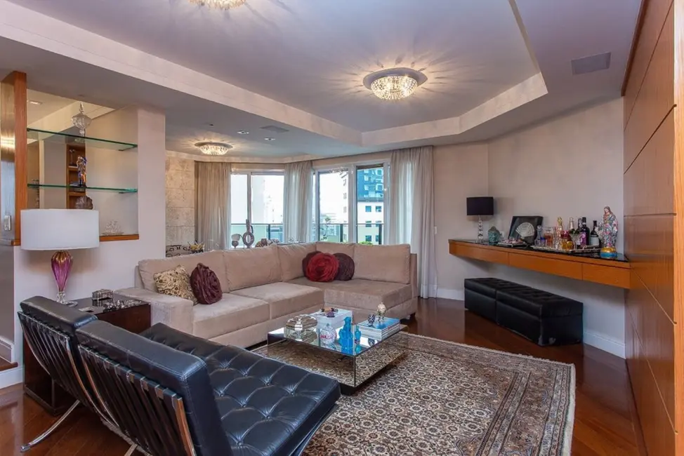 Apartamento com 4 quartos à venda, 220m2 em Moema, São Paulo - SP - imagem 5 Foto 5 de Apartamento com 4 quartos à venda, 220m2 em Moema, São Paulo - SP