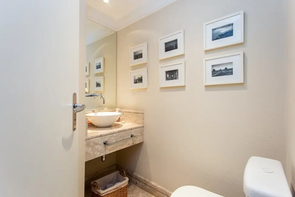 Apartamento com 4 quartos à venda, 220m2 em Moema, São Paulo - SP - imagem 9 Foto 9 de Apartamento com 4 quartos à venda, 220m2 em Moema, São Paulo - SP