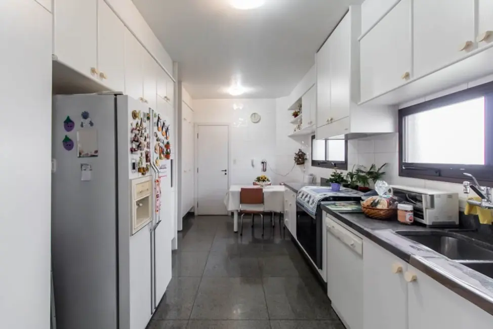 Apartamento com 4 quartos à venda, 268m2 em Moema, São Paulo - SP - imagem 4 Foto 4 de Apartamento com 4 quartos à venda, 268m2 em Moema, São Paulo - SP