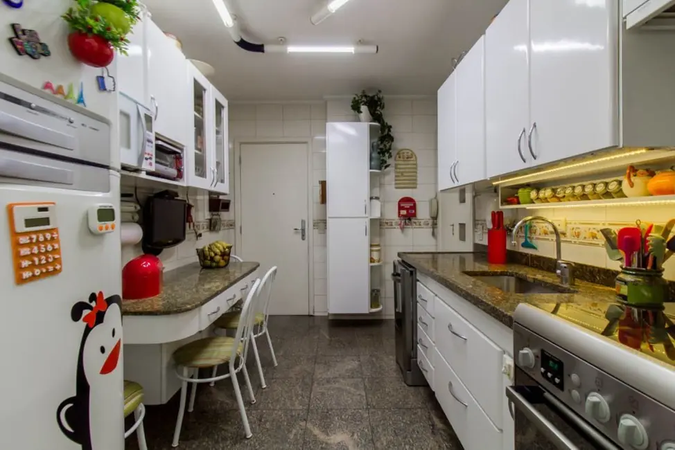 Apartamento com 3 quartos à venda, 227m2 em Moema, São Paulo - SP - imagem 5 Foto 5 de Apartamento com 3 quartos à venda, 227m2 em Moema, São Paulo - SP