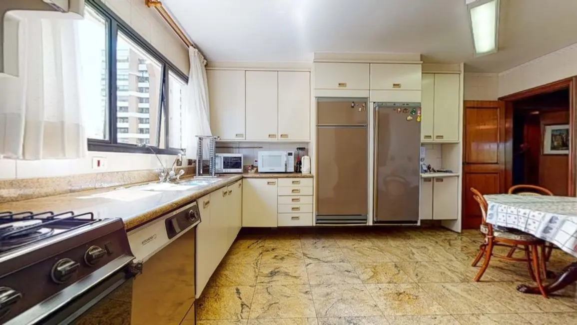 Foto 8 de Apartamento com 4 quartos à venda, 187m2 em Vila Madalena, São Paulo - SP