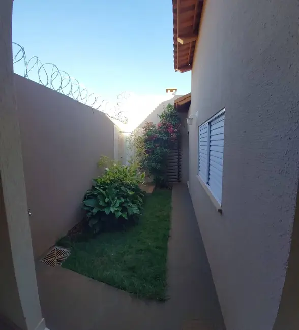 Foto 2 de Casa com 2 quartos à venda em Fazenda São Domingos, Goiania - GO