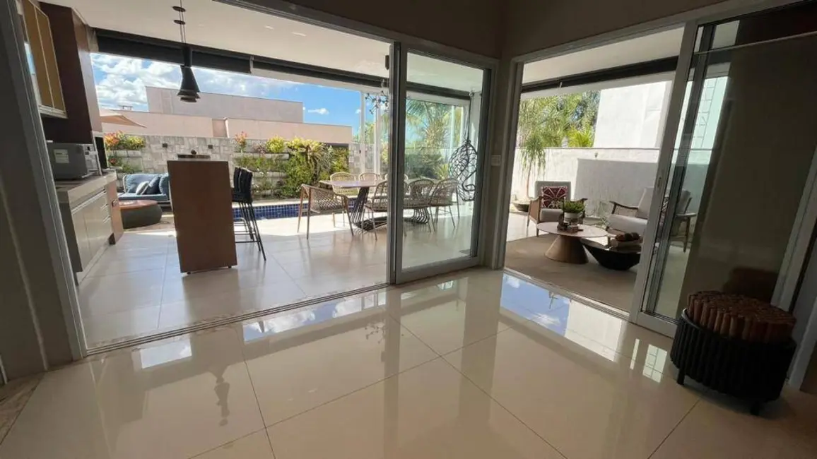Foto 2 de Casa com 3 quartos à venda, 255m2 em Alphaville Flamboyant Residencial Araguaia, Goiania - GO