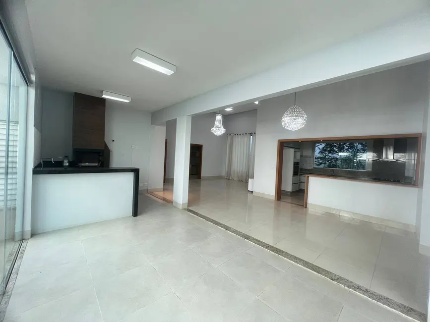 Foto 9 de Casa com 4 quartos à venda, 230m2 em Jardins Verona, Goiania - GO