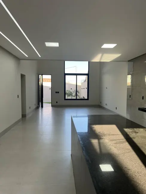Foto 3 de Casa com 3 quartos à venda, 200m2 em Cidade Satélite São Luiz, Aparecida De Goiania - GO