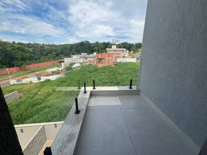 Casa com 3 quartos à venda, 254m2 em Senador Canedo - GO - imagem 8 Foto 8 de Casa com 3 quartos à venda, 254m2 em Senador Canedo - GO