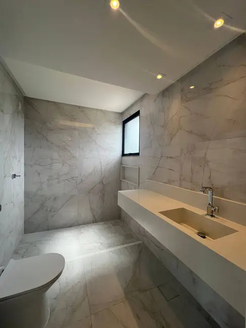 Casa com 3 quartos à venda, 254m2 em Senador Canedo - GO - imagem 9 Foto 9 de Casa com 3 quartos à venda, 254m2 em Senador Canedo - GO