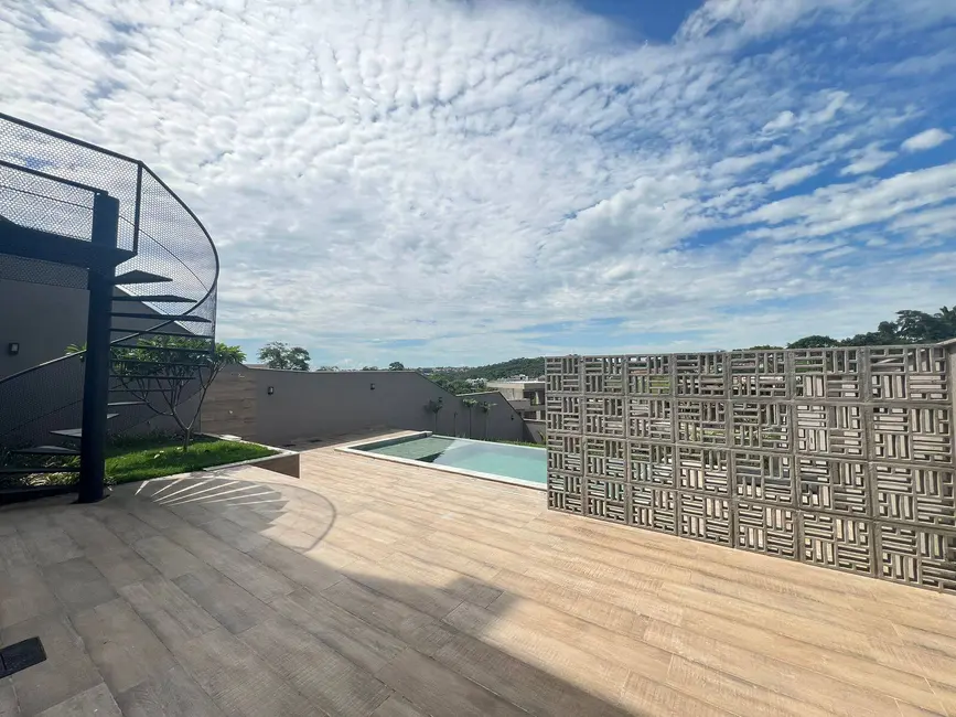 Casa com 3 quartos à venda, 254m2 em Senador Canedo - GO - imagem 5 Foto 5 de Casa com 3 quartos à venda, 254m2 em Senador Canedo - GO