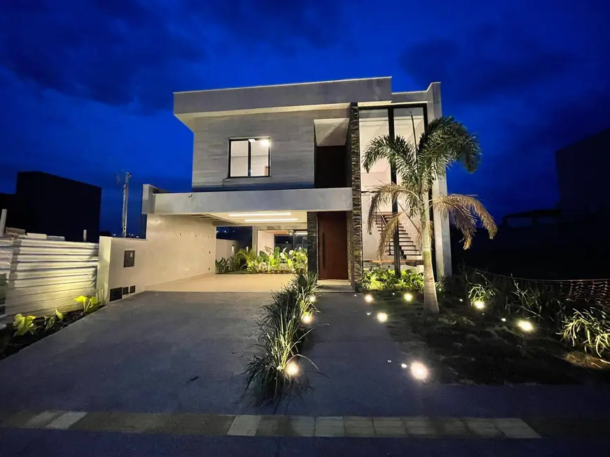 Foto 1 de Casa com 3 quartos à venda, 215m2 em Senador Canedo - GO