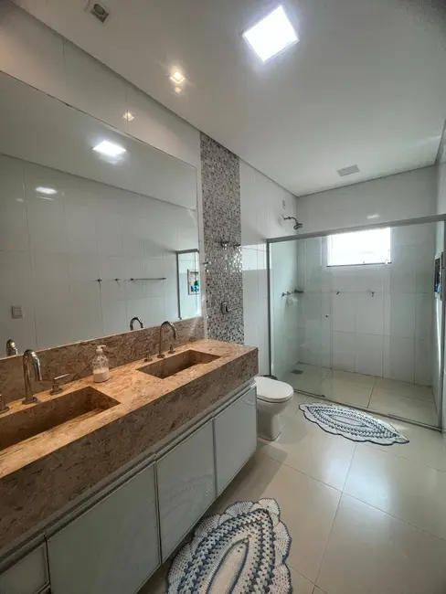 Casa com 4 quartos à venda, 283m2 em Jardins Lisboa, Goiania - GO - imagem 9 Foto 9 de Casa com 4 quartos à venda, 283m2 em Jardins Lisboa, Goiania - GO