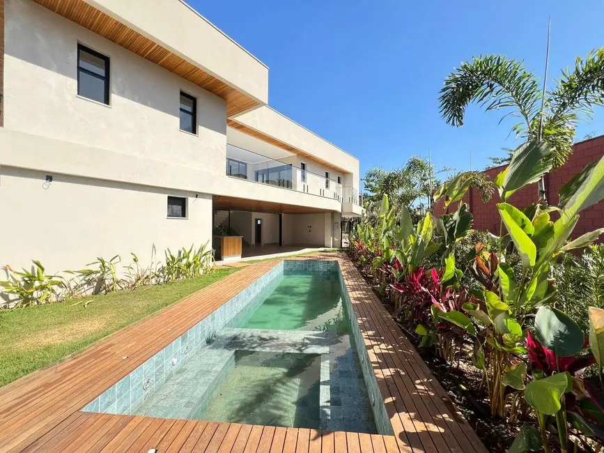 Casa com 4 quartos à venda, 314m2 em Senador Canedo - GO - imagem 5 Foto 5 de Casa com 4 quartos à venda, 314m2 em Senador Canedo - GO