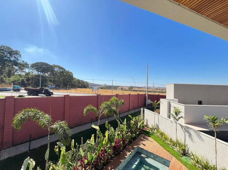 Casa com 4 quartos à venda, 314m2 em Senador Canedo - GO - imagem 7 Foto 7 de Casa com 4 quartos à venda, 314m2 em Senador Canedo - GO