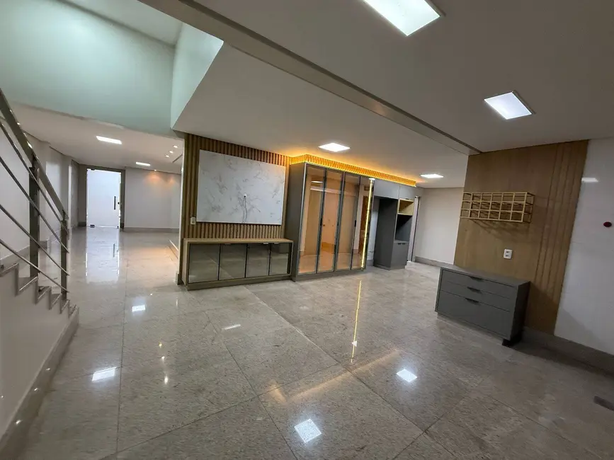 Foto 2 de Sobrado com 3 quartos para alugar em Jardim América, Goiania - GO