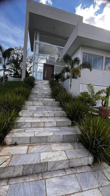 Sobrado com 4 quartos para alugar, 620m2 em Alphaville Flamboyant Residencial Araguaia, Goiania - GO - imagem 3 Foto 3 de Sobrado com 4 quartos para alugar, 620m2 em Alphaville Flamboyant Residencial Araguaia, Goiania - GO