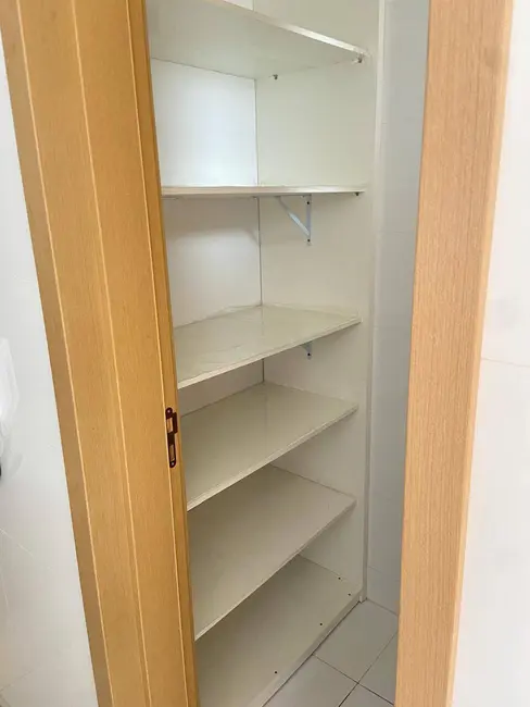 Apartamento com 3 quartos para alugar, 111m2 em Jardim Goiás, Goiania - GO - imagem 8 Foto 8 de Apartamento com 3 quartos para alugar, 111m2 em Jardim Goiás, Goiania - GO
