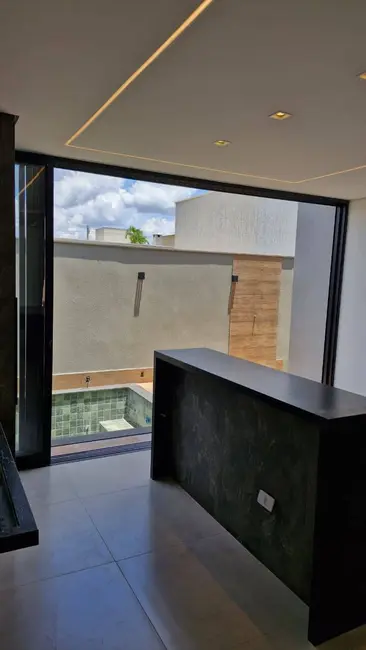 Casa com 3 quartos à venda, 168m2 em Senador Canedo - GO - imagem 3 Foto 3 de Casa com 3 quartos à venda, 168m2 em Senador Canedo - GO