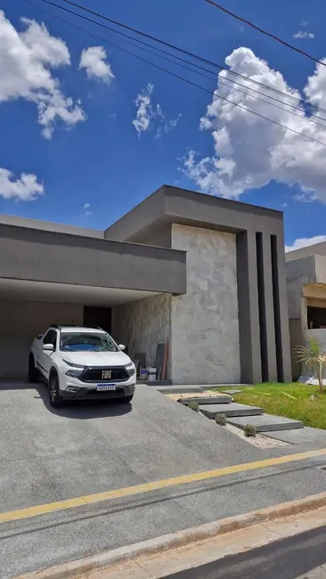 Casa com 3 quartos à venda, 168m2 em Senador Canedo - GO - imagem 2 Foto 2 de Casa com 3 quartos à venda, 168m2 em Senador Canedo - GO