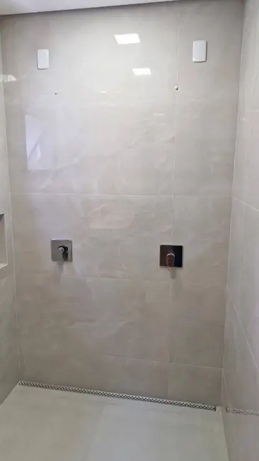 Casa com 3 quartos à venda, 168m2 em Senador Canedo - GO - imagem 4 Foto 4 de Casa com 3 quartos à venda, 168m2 em Senador Canedo - GO