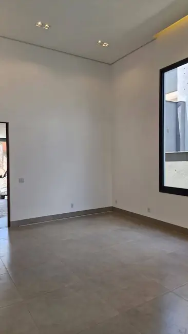 Casa com 3 quartos à venda, 168m2 em Senador Canedo - GO - imagem 8 Foto 8 de Casa com 3 quartos à venda, 168m2 em Senador Canedo - GO