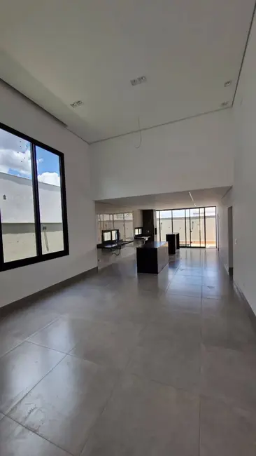 Casa com 3 quartos à venda, 168m2 em Senador Canedo - GO - imagem 6 Foto 6 de Casa com 3 quartos à venda, 168m2 em Senador Canedo - GO