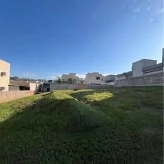 Terreno / Lote à venda, 300m2 em Senador Canedo - GO - imagem 8 Foto 8 de Terreno / Lote à venda, 300m2 em Senador Canedo - GO