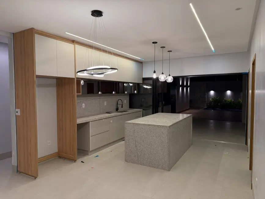 Foto 2 de Casa com 3 quartos à venda, 200m2 em Jardim Atlântico, Goiania - GO
