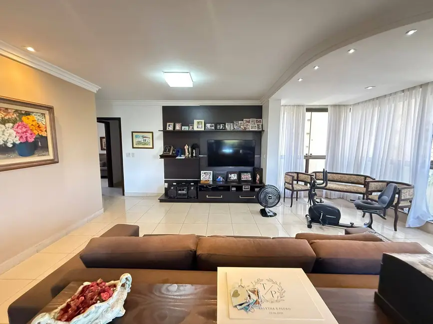 Apartamento com 4 quartos à venda, 214m2 em Setor Oeste, Goiania - GO - imagem 1 Foto 1 de Apartamento com 4 quartos à venda, 214m2 em Setor Oeste, Goiania - GO