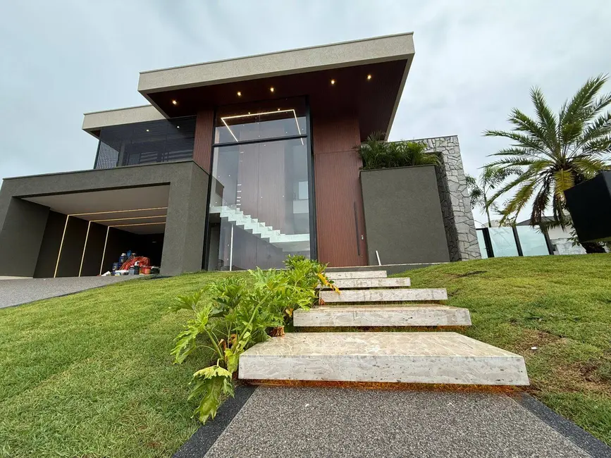 Foto 1 de Casa com 3 quartos à venda, 369m2 em Goiania - GO