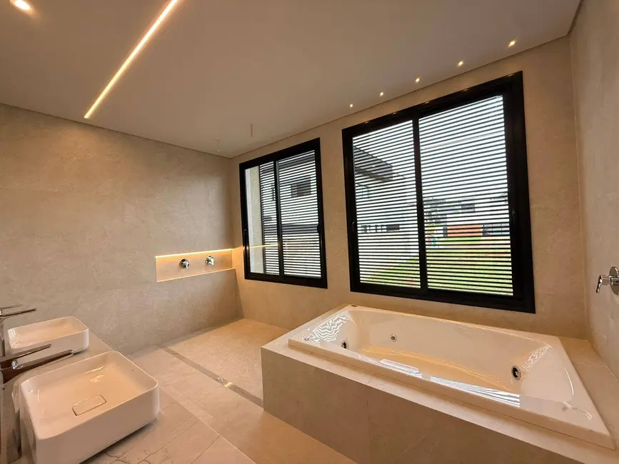 Foto 3 de Casa com 3 quartos à venda, 369m2 em Goiania - GO