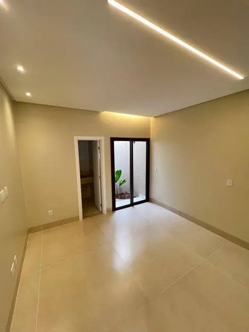 Foto 9 de Casa à venda, 242m2 em Jardim Europa, Goiania - GO
