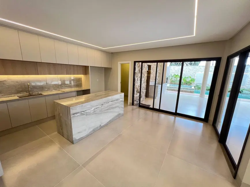 Foto 15 de Casa à venda, 242m2 em Jardim Europa, Goiania - GO