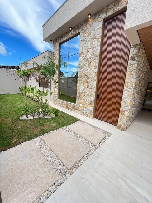 Foto 3 de Casa à venda, 242m2 em Jardim Europa, Goiania - GO