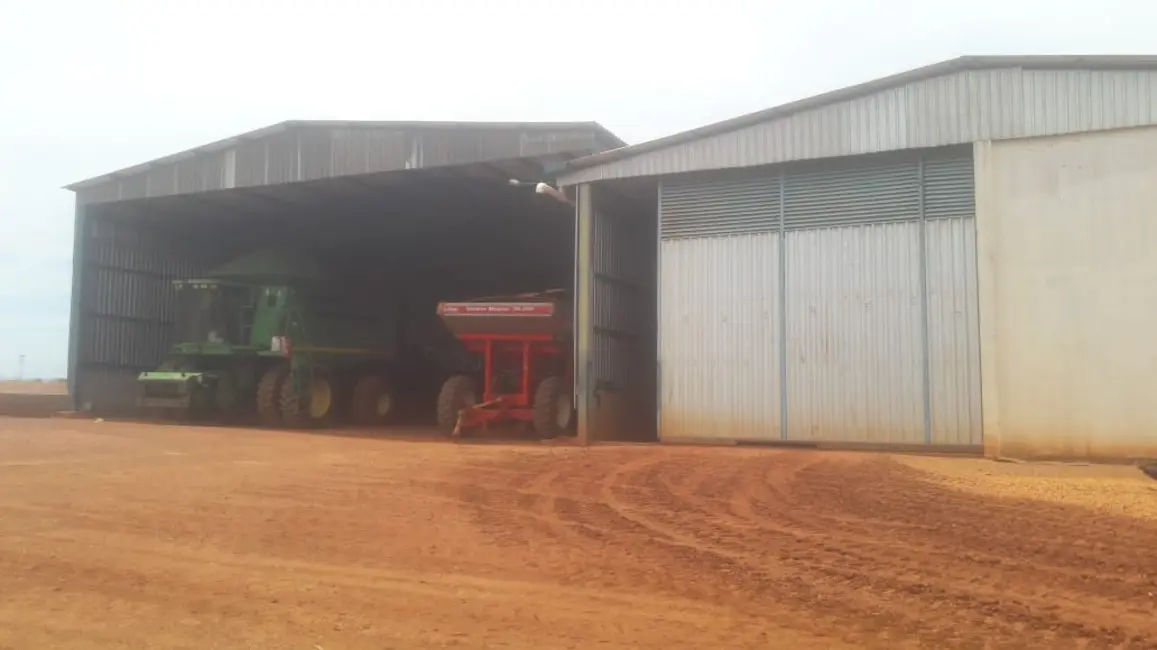 Fazenda / Haras com 1 quarto à venda, 1934m2 em Parque Atheneu, Goiania - GO - imagem 8 Foto 8 de Fazenda / Haras com 1 quarto à venda, 1934m2 em Parque Atheneu, Goiania - GO