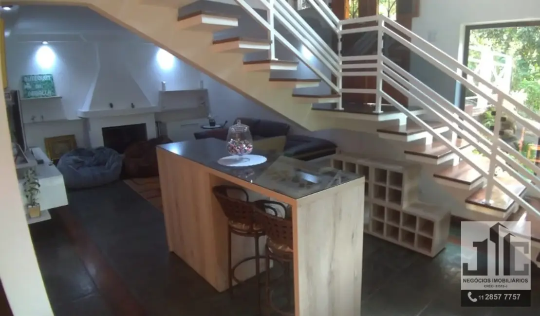 Foto 3 de Casa com 6 quartos à venda, 600m2 em Aruja - SP