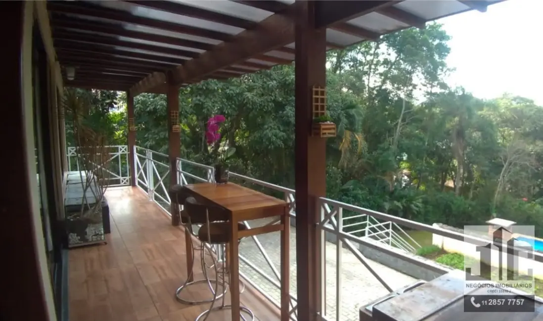 Foto 8 de Casa com 6 quartos à venda, 600m2 em Aruja - SP