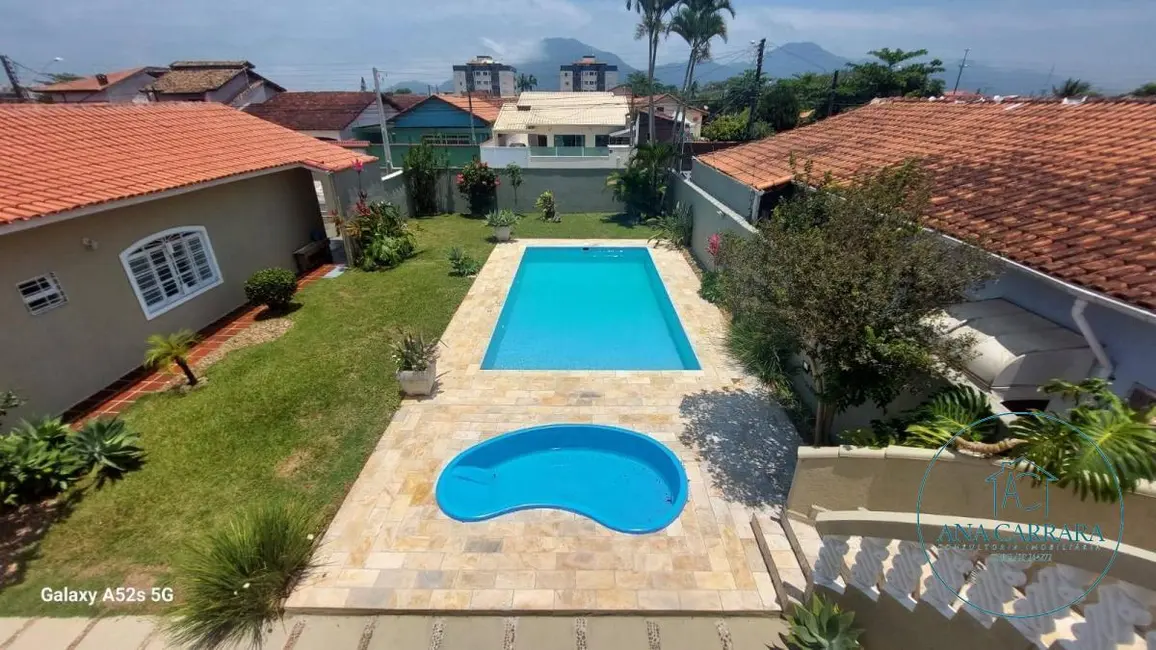 Foto 2 de Casa com 5 quartos à venda, 200m2 em Peruibe - SP